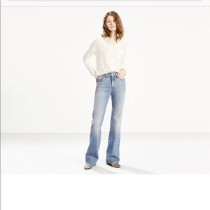 NWT Levi’s vintage flare blue Jean